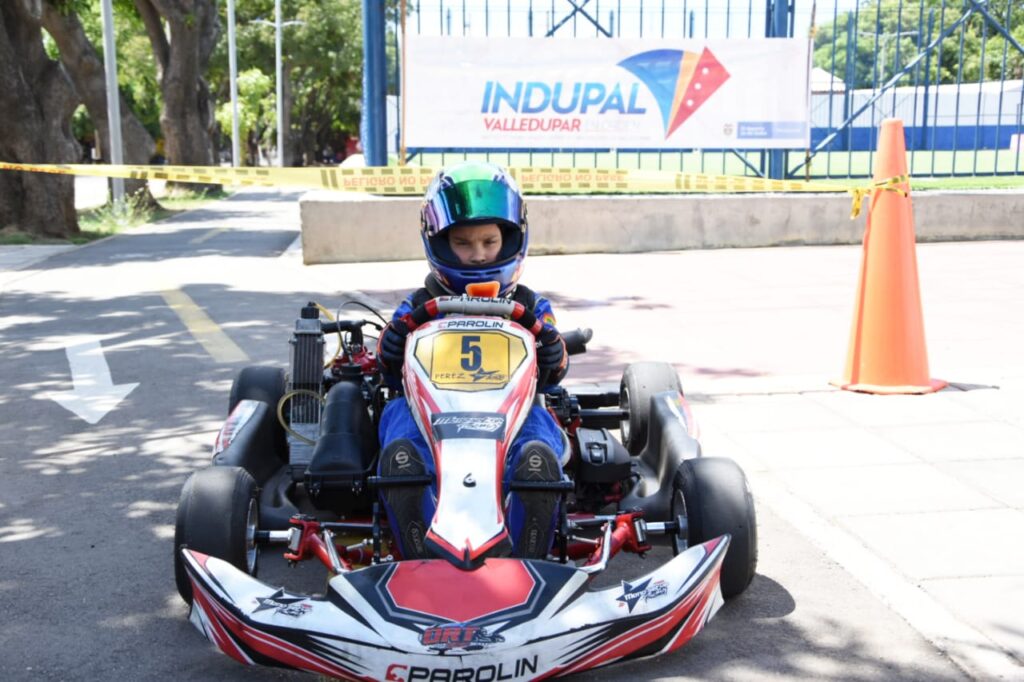 Niño kartista realizó exhibición en Valledupar | RTA Noticias