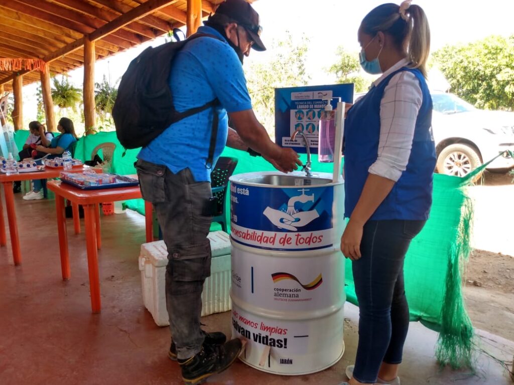 Excombatientes reciben capacitación y dotación para prevenir Covid-19 | RTA Noticias