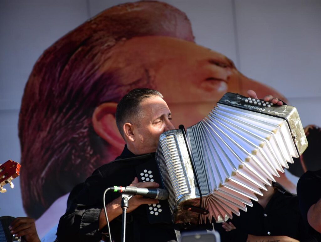 El gran homenaje a Jorge Oñate en imágenes | RTA Noticias