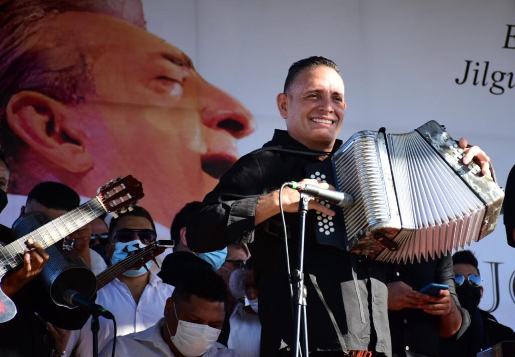 El gran homenaje a Jorge Oñate en imágenes | RTA Noticias