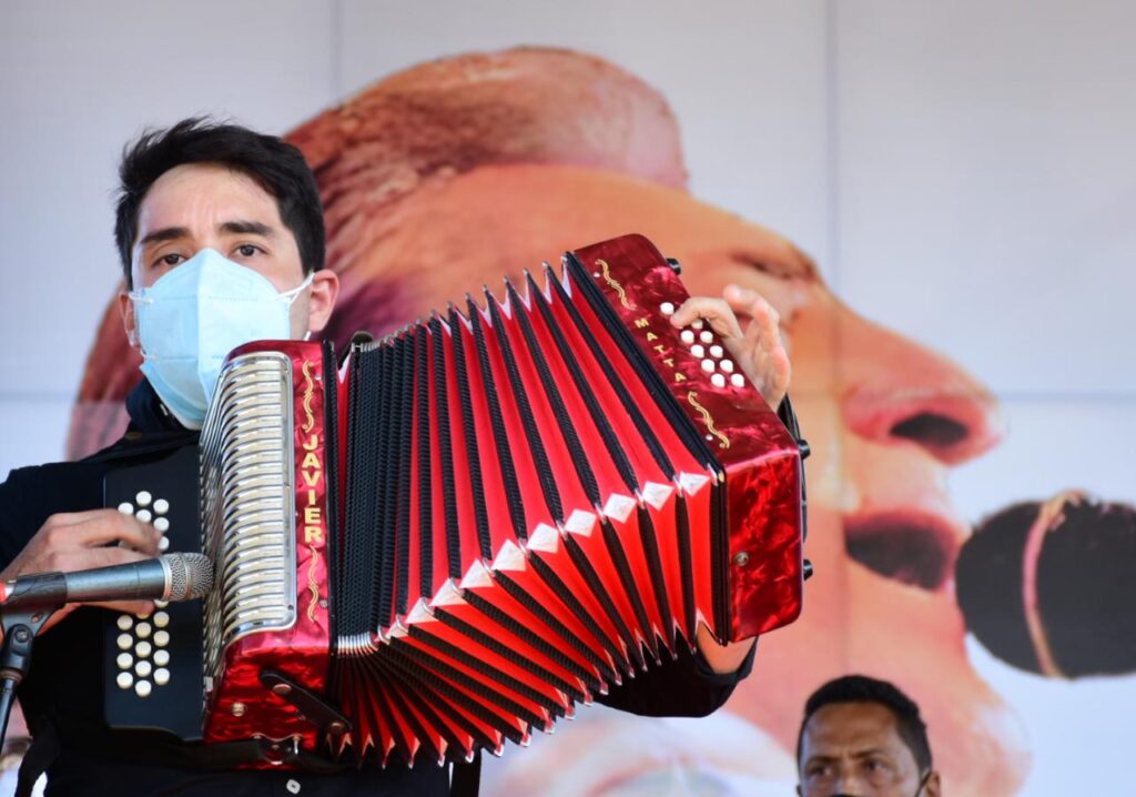 El gran homenaje a Jorge Oñate en imágenes | RTA Noticias