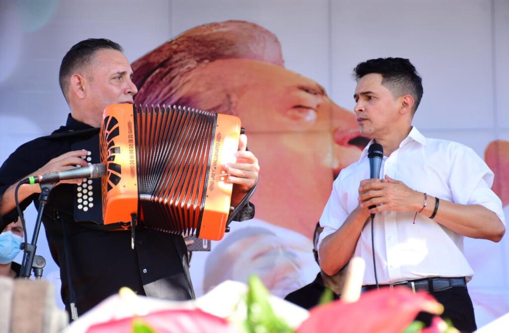 El gran homenaje a Jorge Oñate en imágenes | RTA Noticias