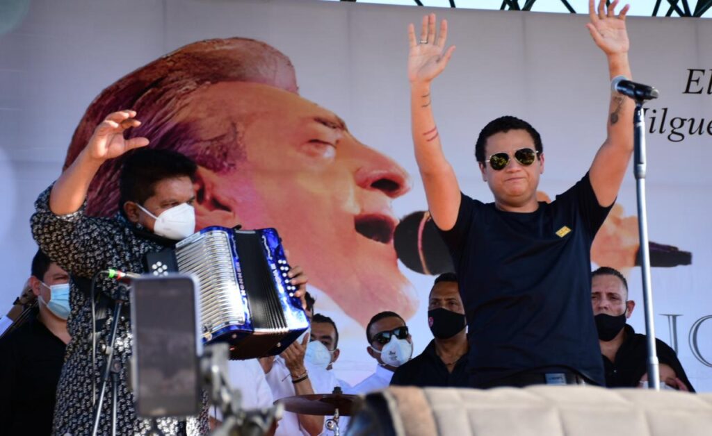 'Ahora es cuando comienzas a volar más alto': Silvestre a Jorge Oñate | RTA Noticias