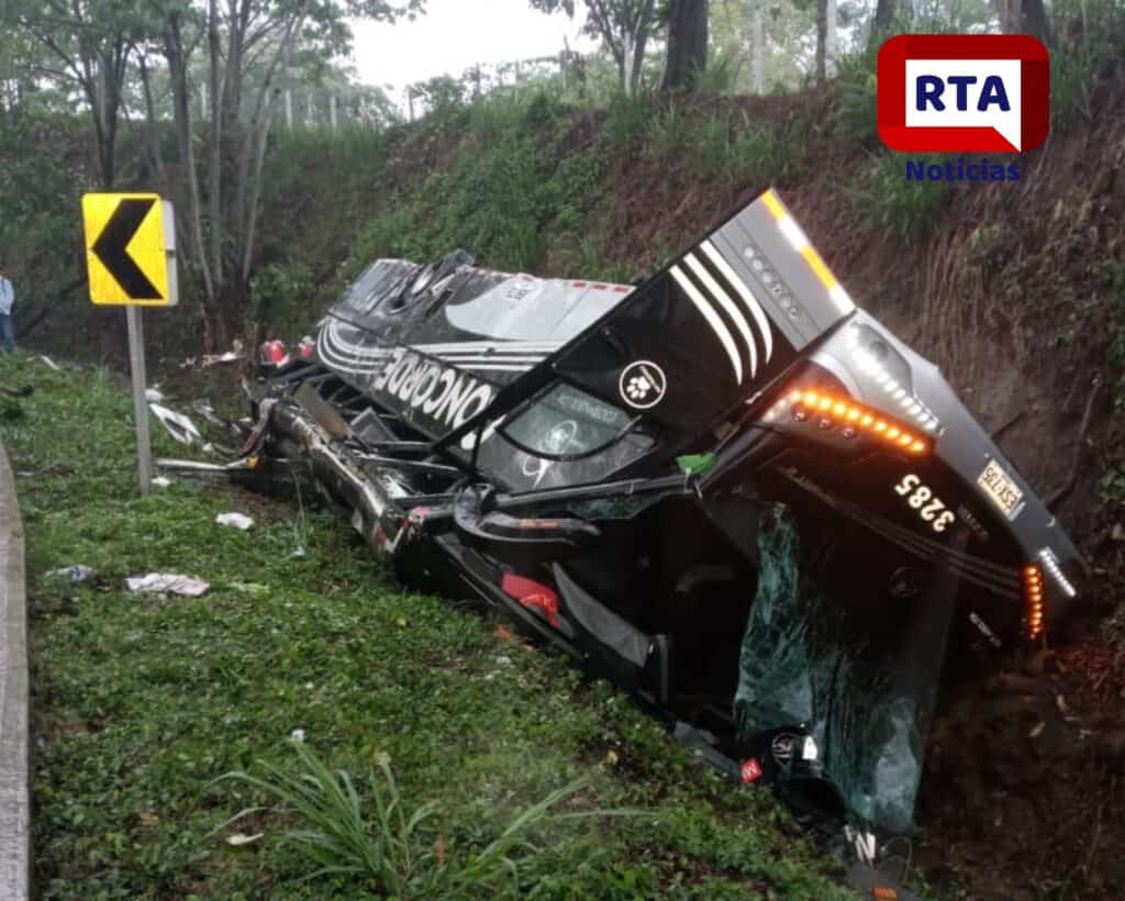 Se accidenta bus en vía a San Alberto, Cesar Se accidenta bus en vía a San Alberto, Cesar | RTA Noticias