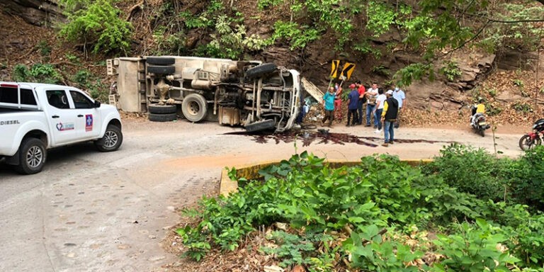 Accidente de camión en imágenes accidente-medialuna3