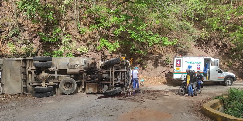 Accidente de camión en imágenes Accidente de camión en imágenes | RTA Noticias