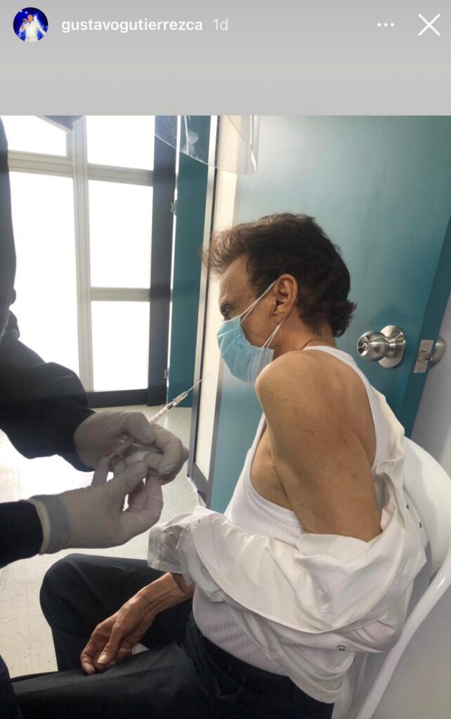 El Maestro Gustavo Gutiérrez recibió la vacuna contra el Covid-19 | RTA Noticias