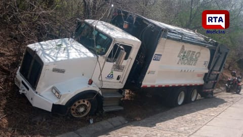Se encunetó camión de Aseo del Norte en vía a San José de Oriente | RTA Noticias