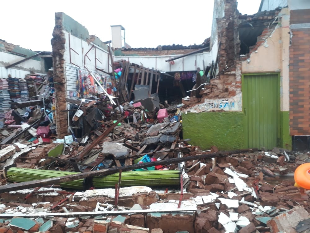 Colapsó techo de locales comerciales en Valledupar | RTA Noticias