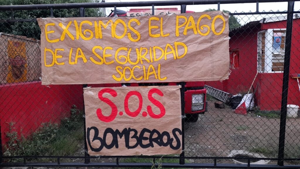 Protesta laboral en el Cuerpo de Bomberos de La Jagua de Ibirico Protesta laboral en el Cuerpo de Bomberos de La Jagua de Ibirico | RTA Noticias