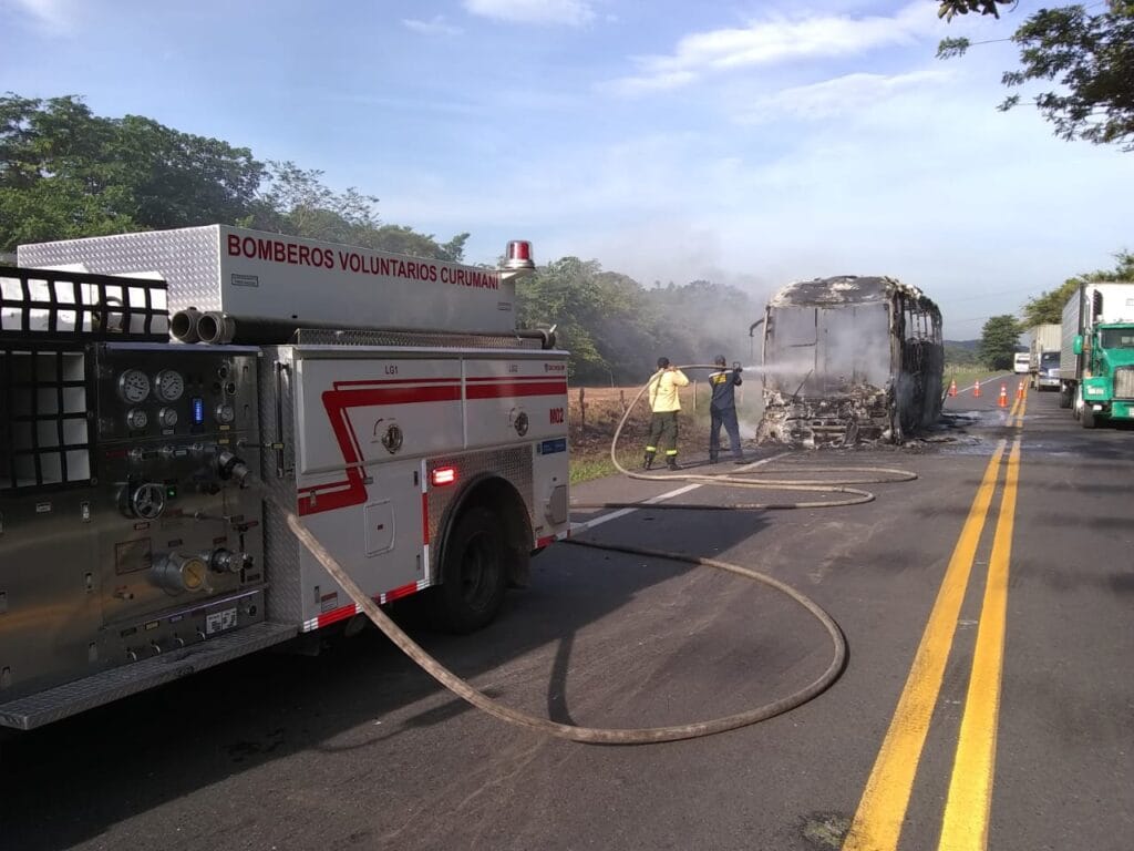 Se incineró bus en carreteras del Cesar | RTA Noticias