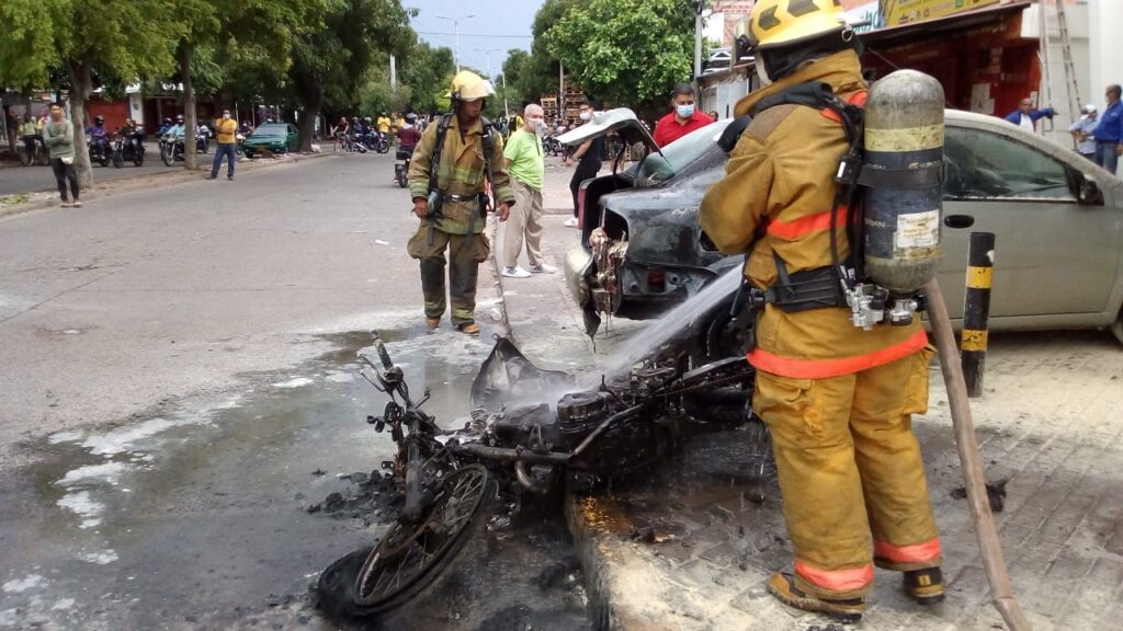 Policía controla protesta por partido en Valledupar | RTA Noticias