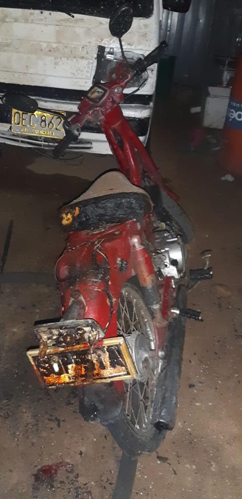 Incendio consumió minivans en parqueadero de Valledupar | RTA Noticias