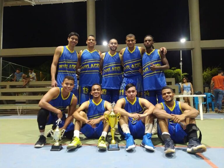 Foto del equipo Revolución 2000