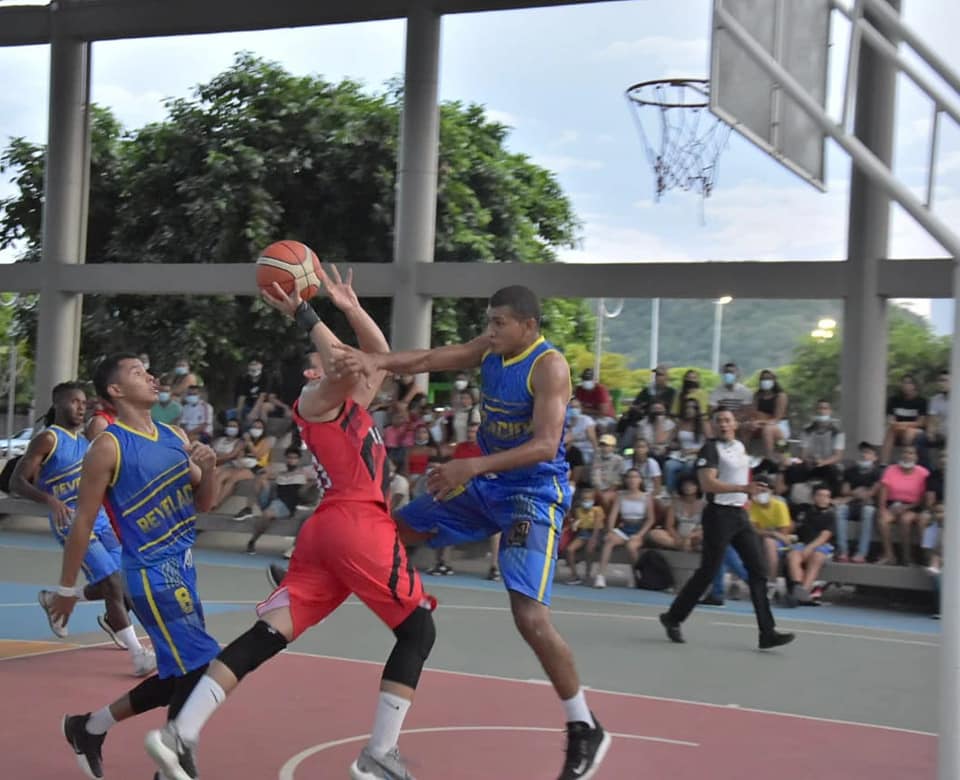 Revelación 2000 gana la Copa Garupal de Baloncesto | RTA Noticias