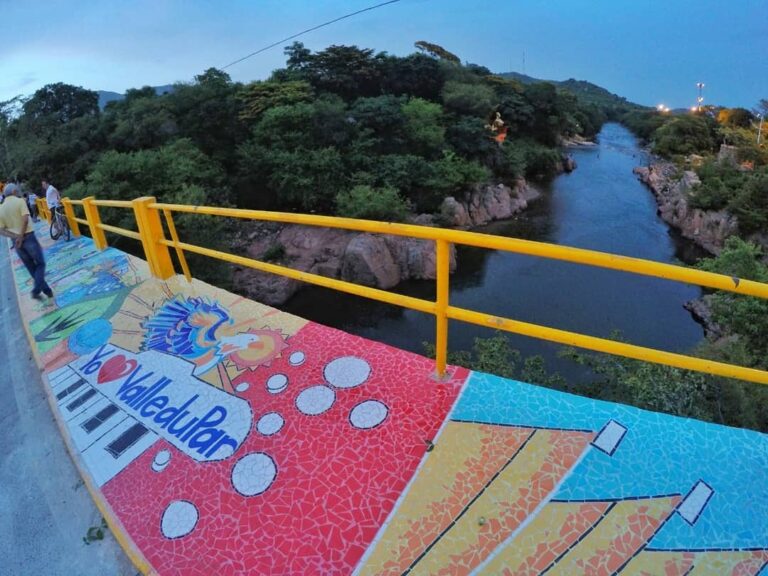 Joven muere por inmersión en el río Guatapurí El-puente-Hurtado-tiene-una-nueva-cara-llena-de-mil-colores.