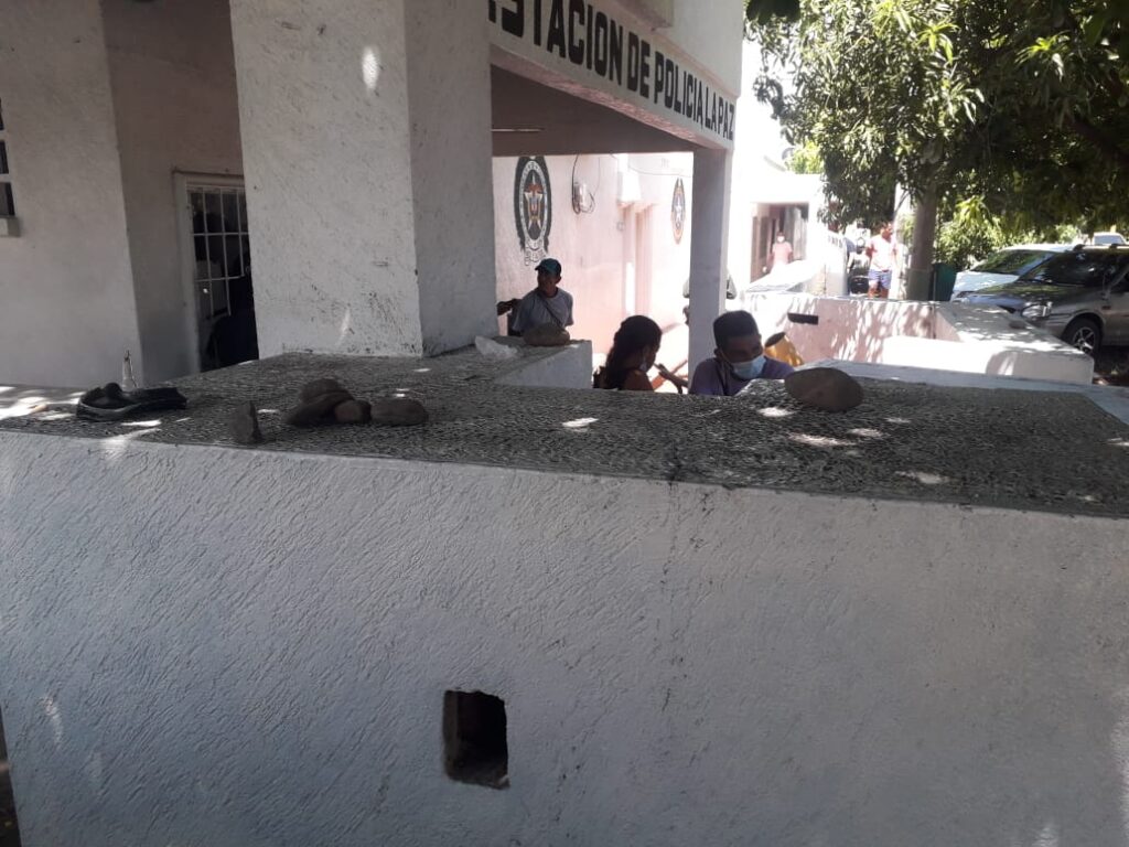 Yukpas atacaron Estación de Policía en La Paz | RTA Noticias