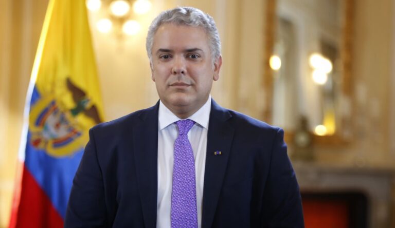 Facebook permite llamar "marica" a Iván Duque fOTO DE iVAN dUQUE