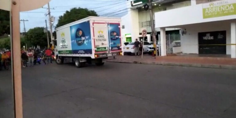 Autoridades investigan a los responsables del accidente Foto de accidente de transito