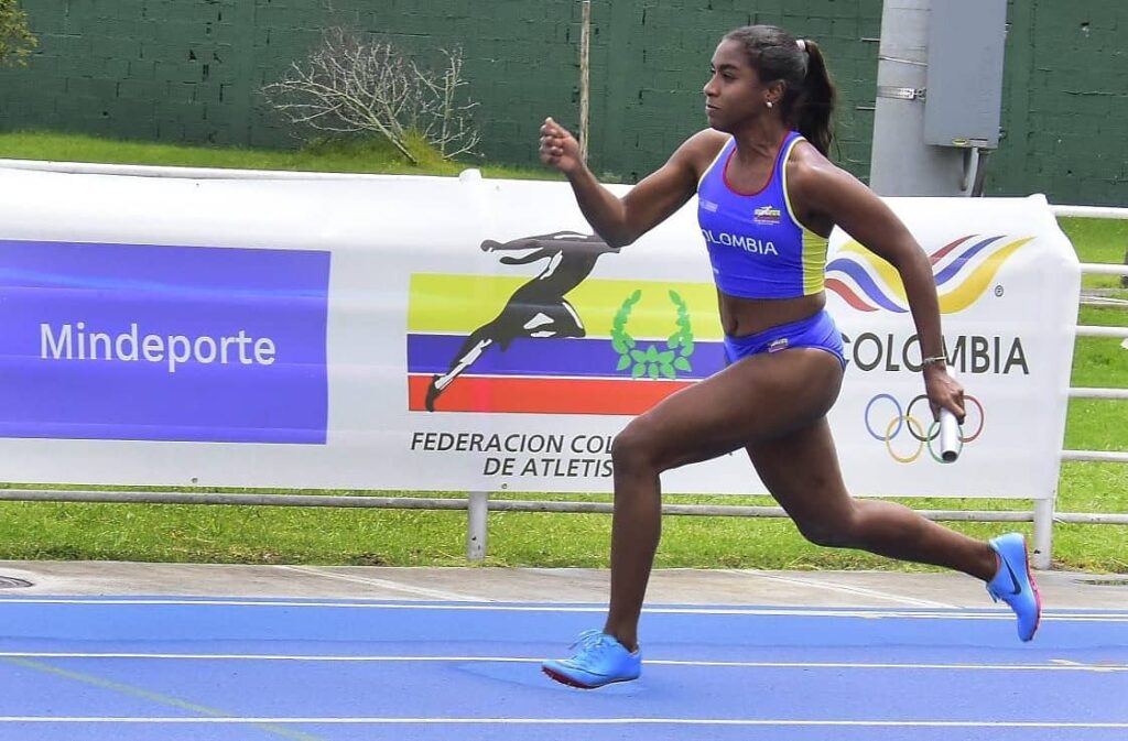 Triple medalla de oro para Natalia Linares Triple medalla de oro para Natalia Linares | RTA Noticias