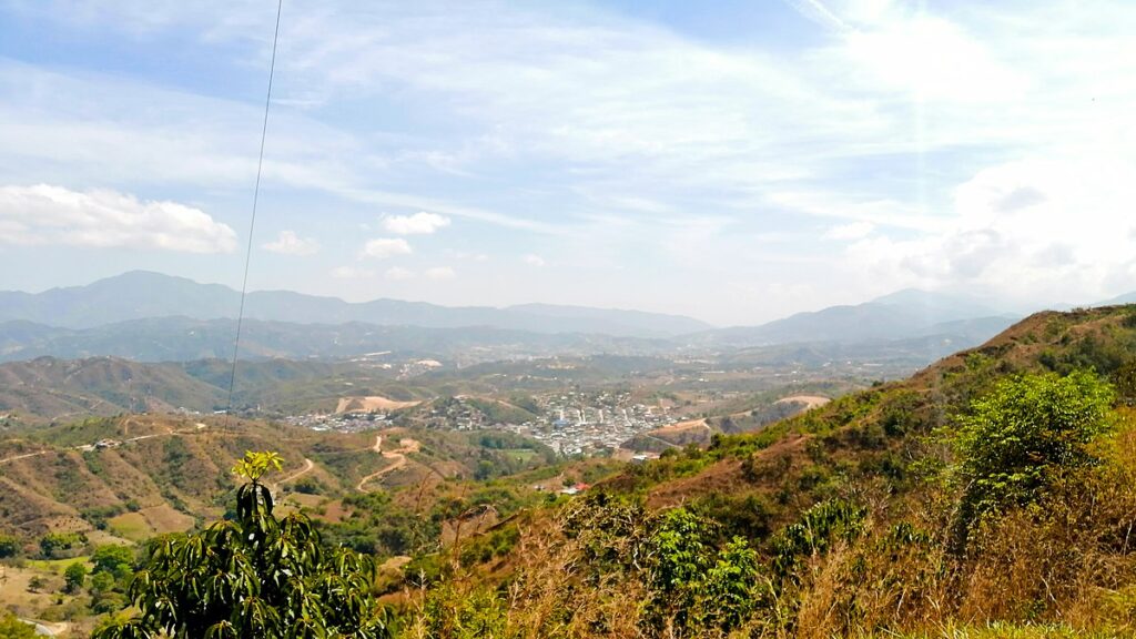 Hombre muere tras caer de un abismo en Río de Oro | RTA Noticias