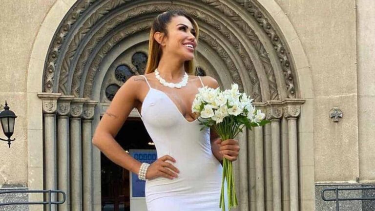 Foto de modelo Brasileña que se casa con ella misma