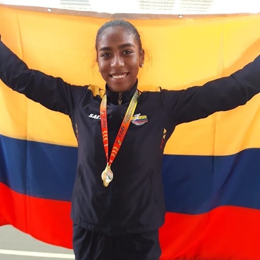 Triple medalla de oro para Natalia Linares Triple medalla de oro para Natalia Linares | RTA Noticias