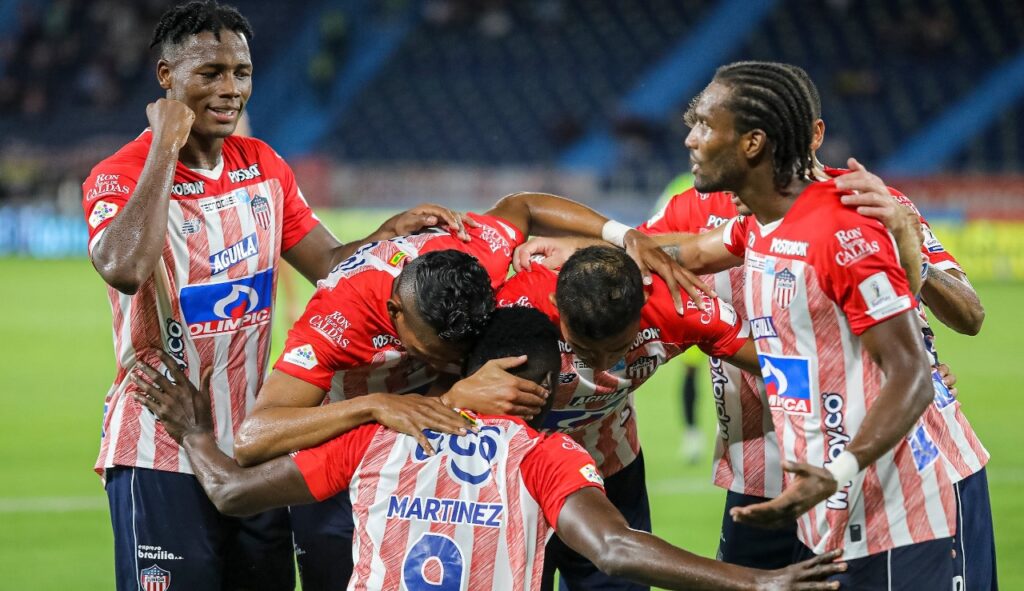 Jugadores del Junior llegaron al aeropuerto en mototaxi | RTA Noticias