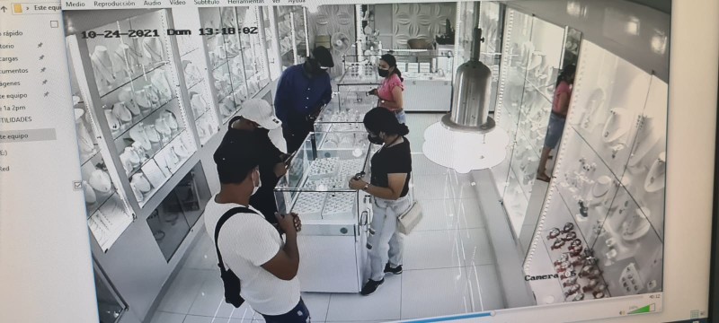 Centro Comercial Guatapurí se pronuncia sobre el robo Foto de robo en joyería