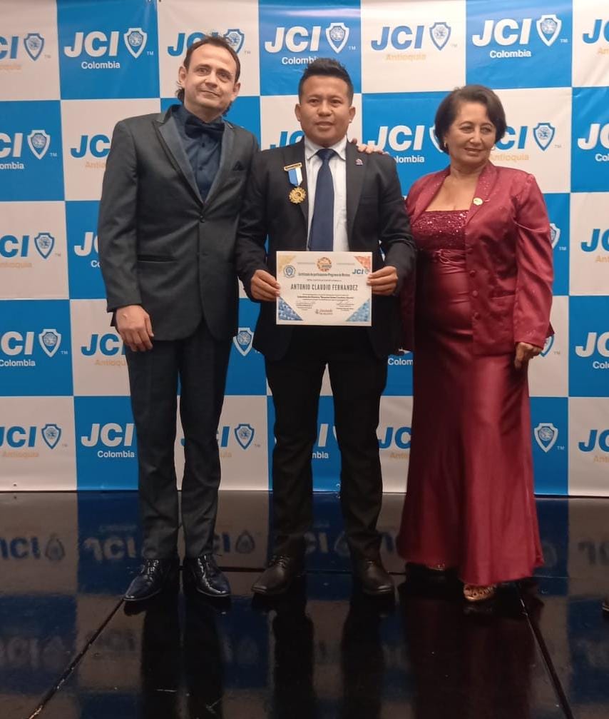 Foto de Wayuu premiado como mejor orador