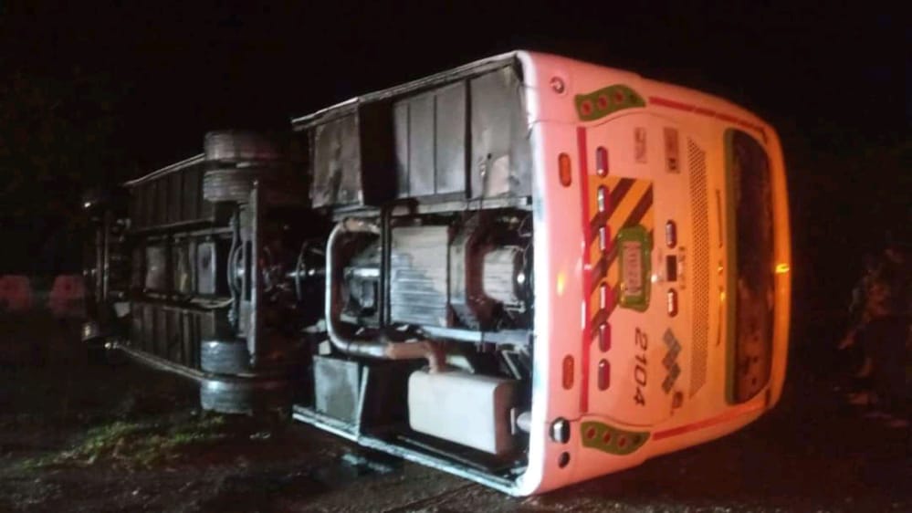 Mujer muere en accidente de tránsito Mujer muere en accidente de tránsito | RTA Noticias