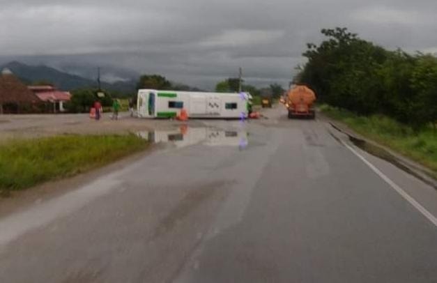 Mujer muere en accidente de tránsito Mujer muere en accidente de tránsito | RTA Noticias
