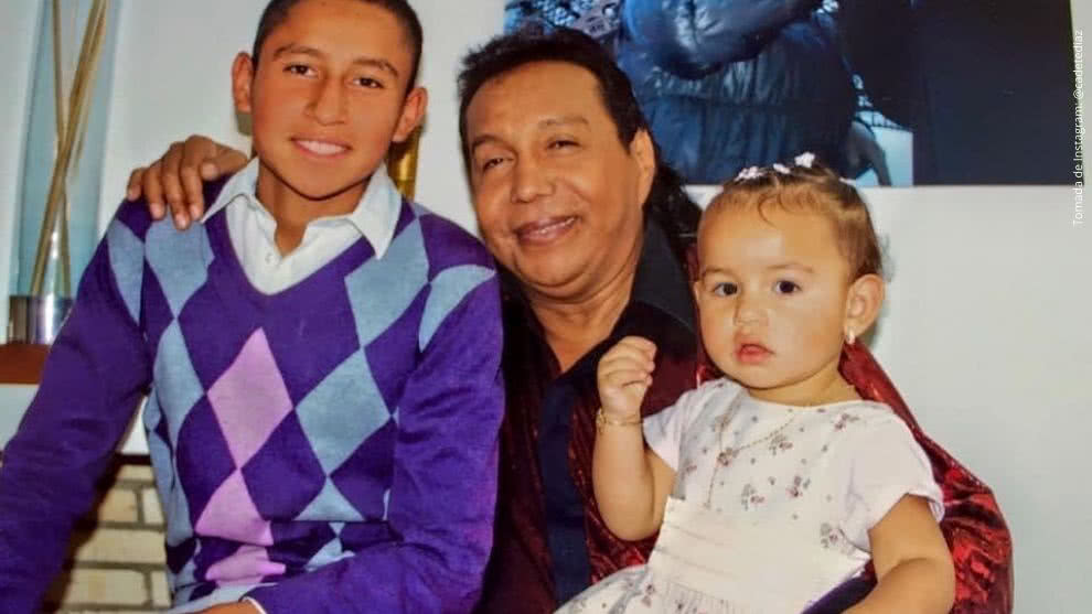 Foto de hijo de Diomedes que le tocó lavar baños