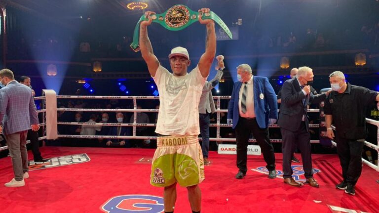 Colombiano Óscar Rivas nuevo campeón mundial de Boxeo Óscar Rivas campeón mundial de Boxeo