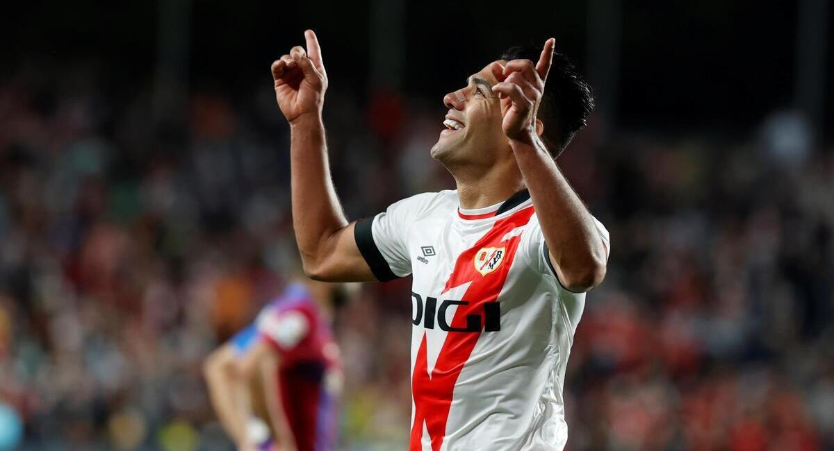 Golazo de Falcao al Barcelona le da la victoria al Rayo Foto de gol de Falcao al Barcelona
