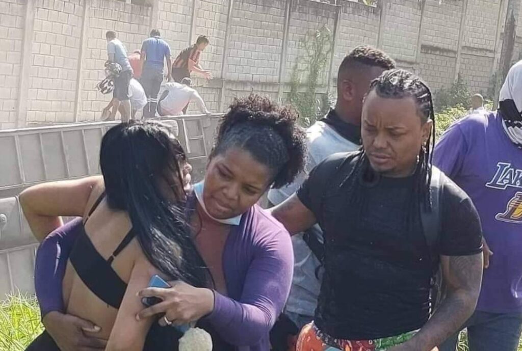 Se accidentó el bus en donde iban Mr. Black y Yuranis | RTA Noticias