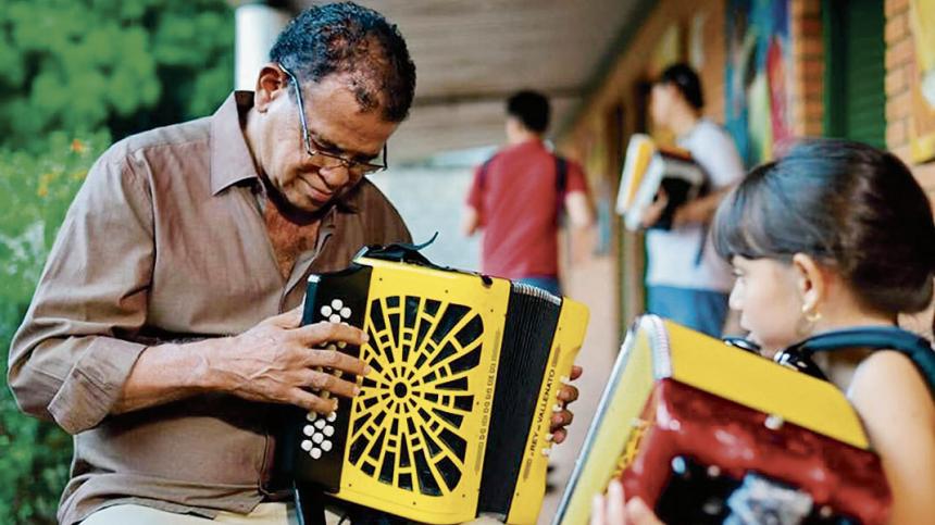 Niños del "Turco" Gil interpretarán el himno nacional | RTA Noticias