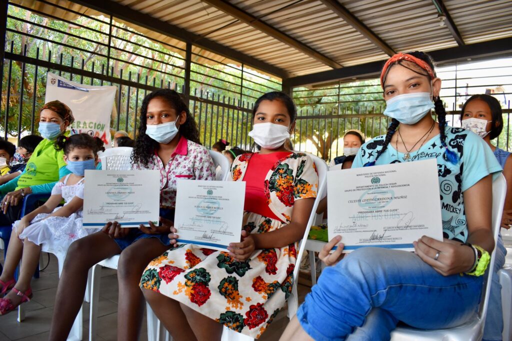 Policía realizó el programa “Abre Tus Ojos” en Nando Marín | RTA Noticias