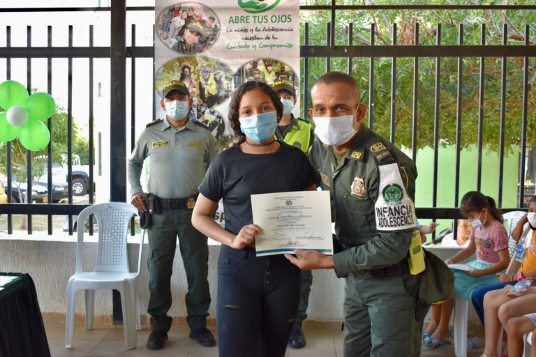Policía realizó el programa “Abre Tus Ojos” en Nando Marín WhatsApp-Image-2021-11-18-at-2.01.01-PM