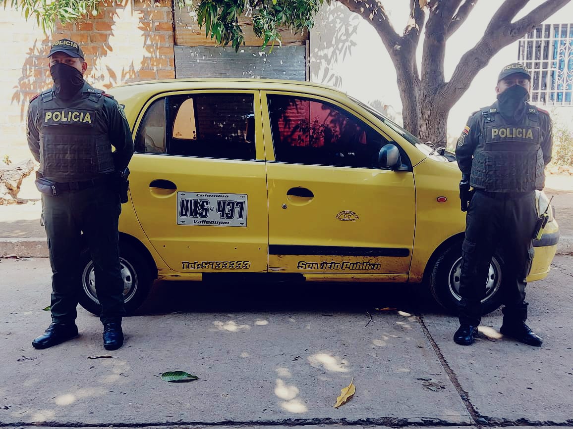 Policía recuperó taxi que había sido hurtado WhatsApp-Image-2021-11-28-at-10.17.50-AM
