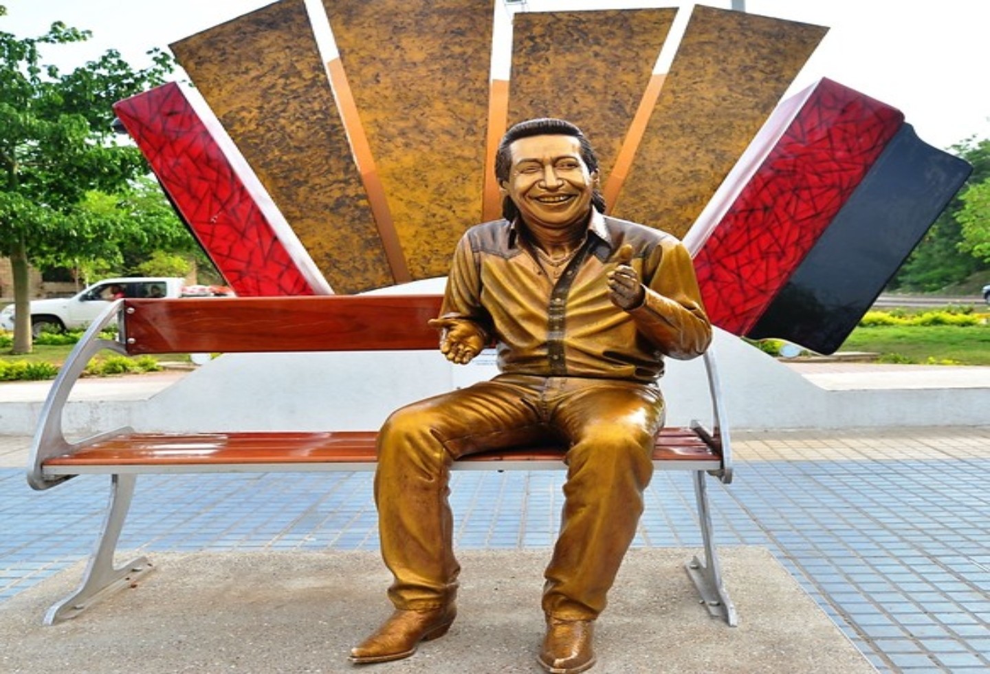 estatua_de_diomedes_diaz_1_0