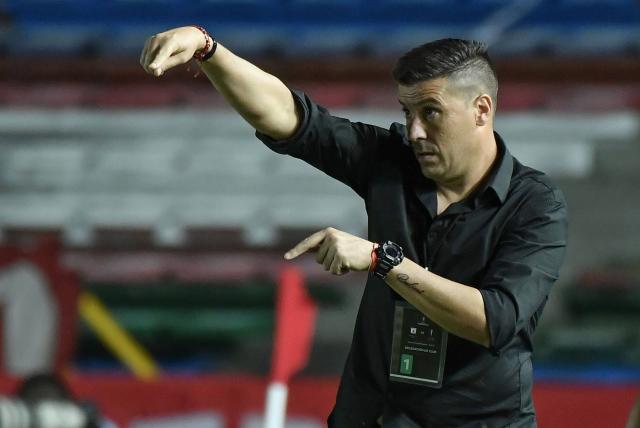 Ahora sí, oficial: Juan Cruz Real, nuevo DT de Junior | RTA Noticias