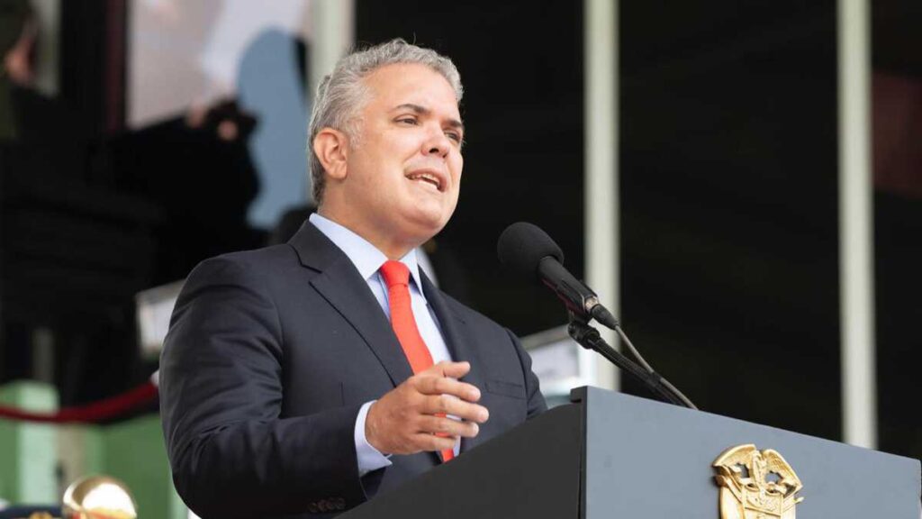 Presidente Duque, anuncia posible aumento del mínimo | RTA Noticias