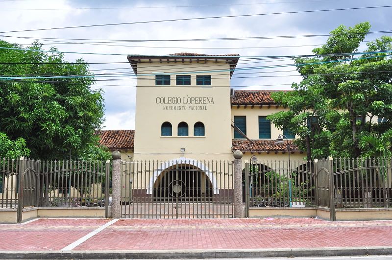 Rector del Colegio Loperena desmiente pago para habilitar | RTA Noticias