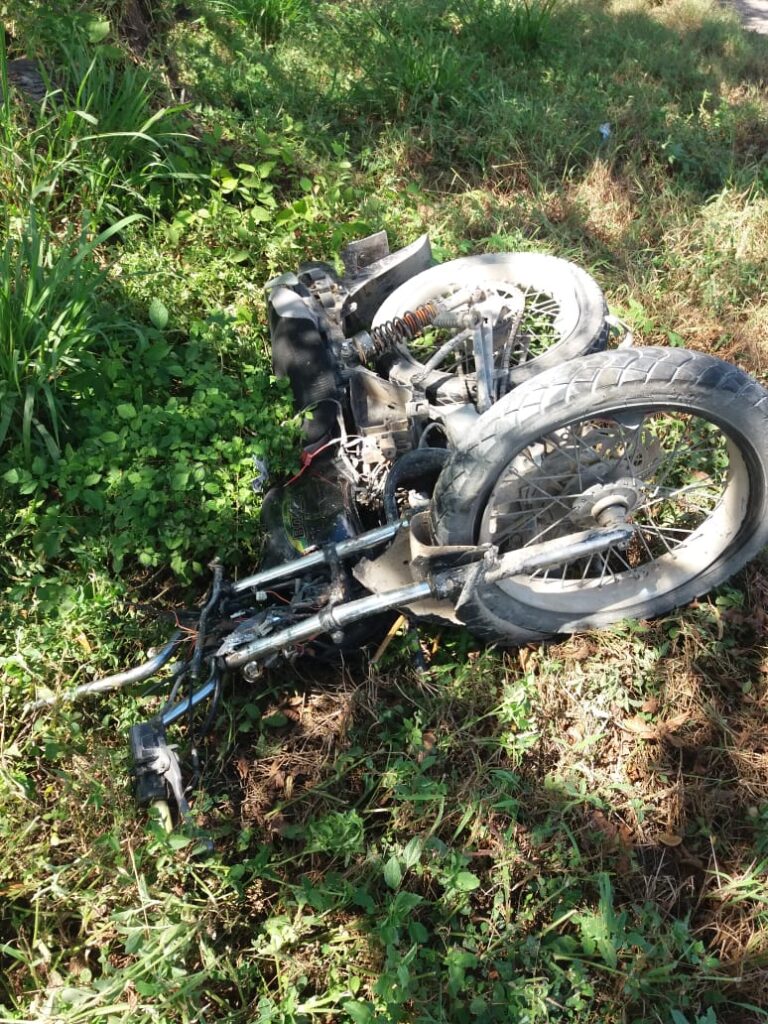 Motociclista muere tras chocar contra un camión | RTA Noticias