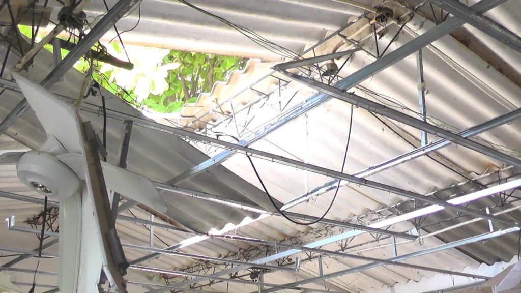 Aulas del colegio Carlota Uhia de Baute, deterioradas | RTA Noticias