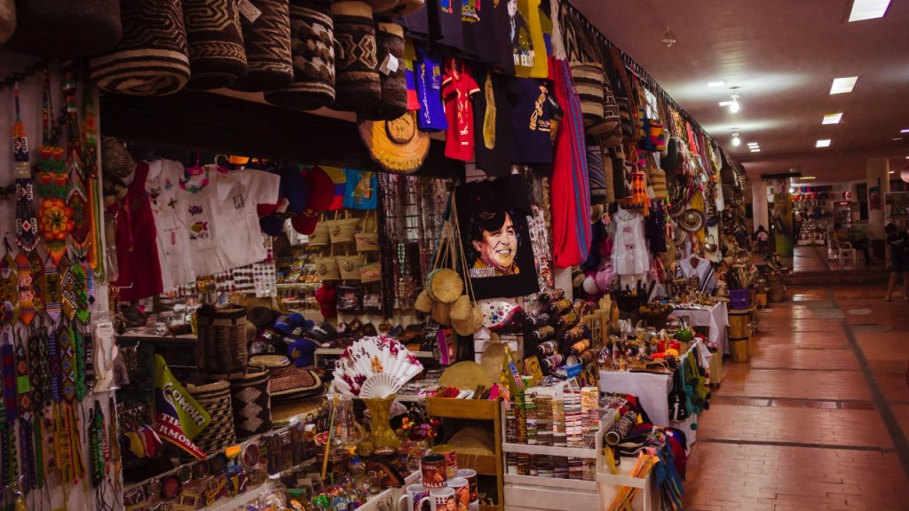 Inicia jornada de comercio nocturno en Valledupar Inicia jornada de comercio nocturno en Valledupar | RTA Noticias