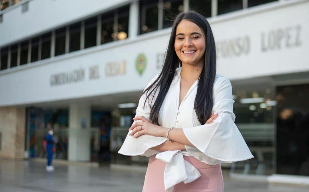 5A30DFD6-6659-4348-BDC4-096EF314D74D