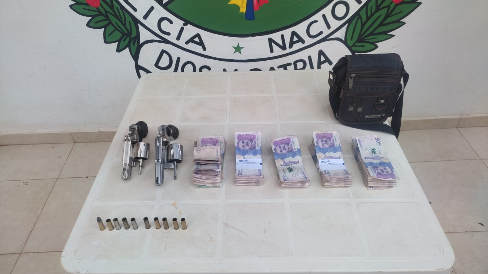 DC1837AE-F6A0-4432-BC30-E5C0519CE6F6