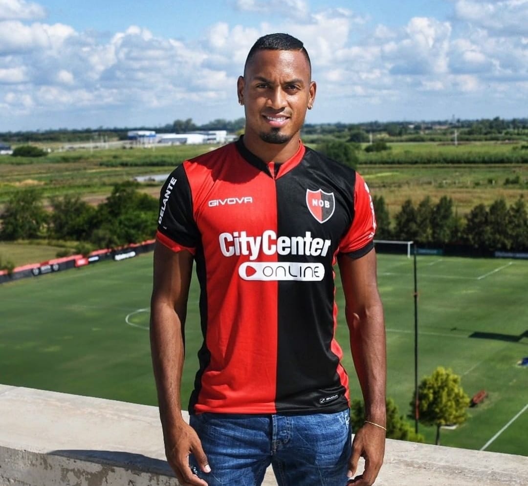 F666589D-A18F-4256-A54D-63179454C64B